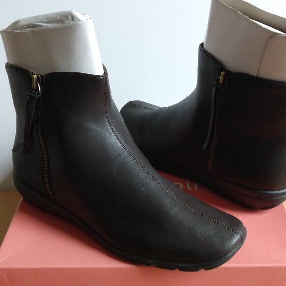 Easy Spirit Addy Brown Vegan Bootie NIB - sz 9 fits 8 - Picture 4 of 6